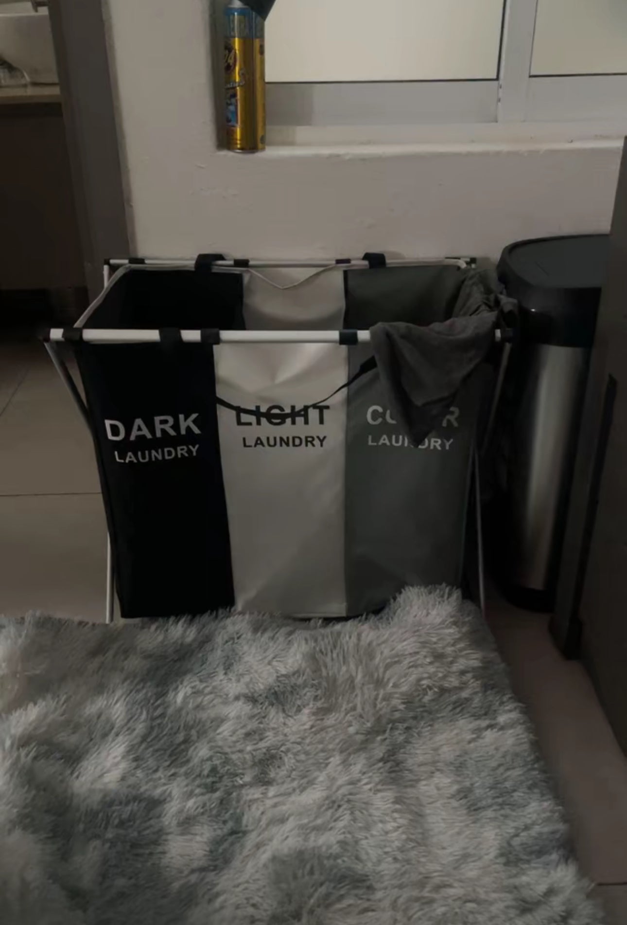 Canasta de Ropa Sucia de 3 Secciones - Cesto
Plegable Grande para Ropa - Organizador con Marco de Aluminio para Clasificar Ropa Sucia