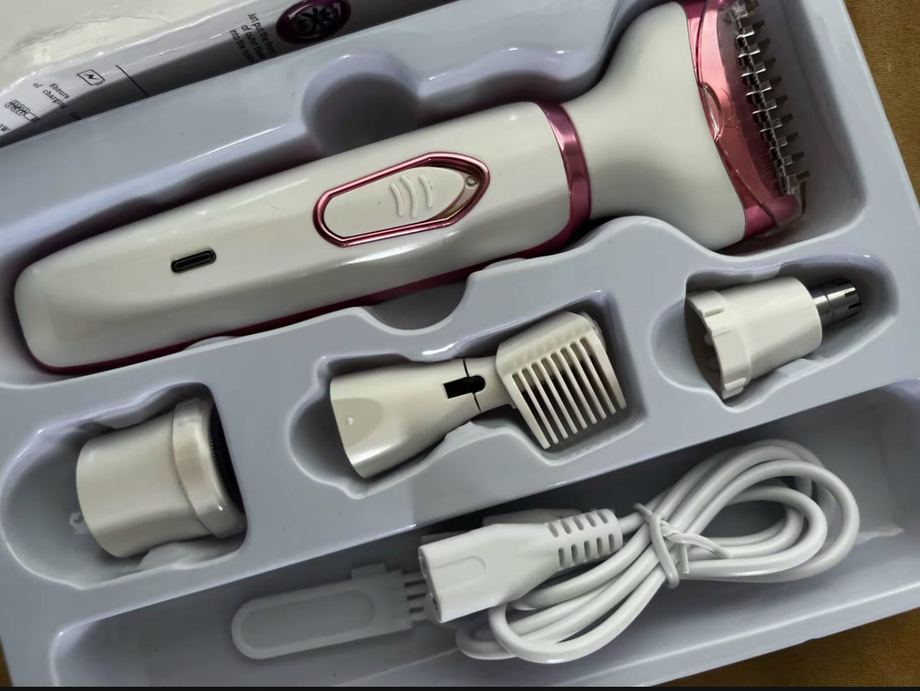 Depiladora eléctrica 4 en 1 para mujer con conexión inalámbrica USB: Afeita fácilmente el rostro, las axilas y la línea del bikini (rosa)