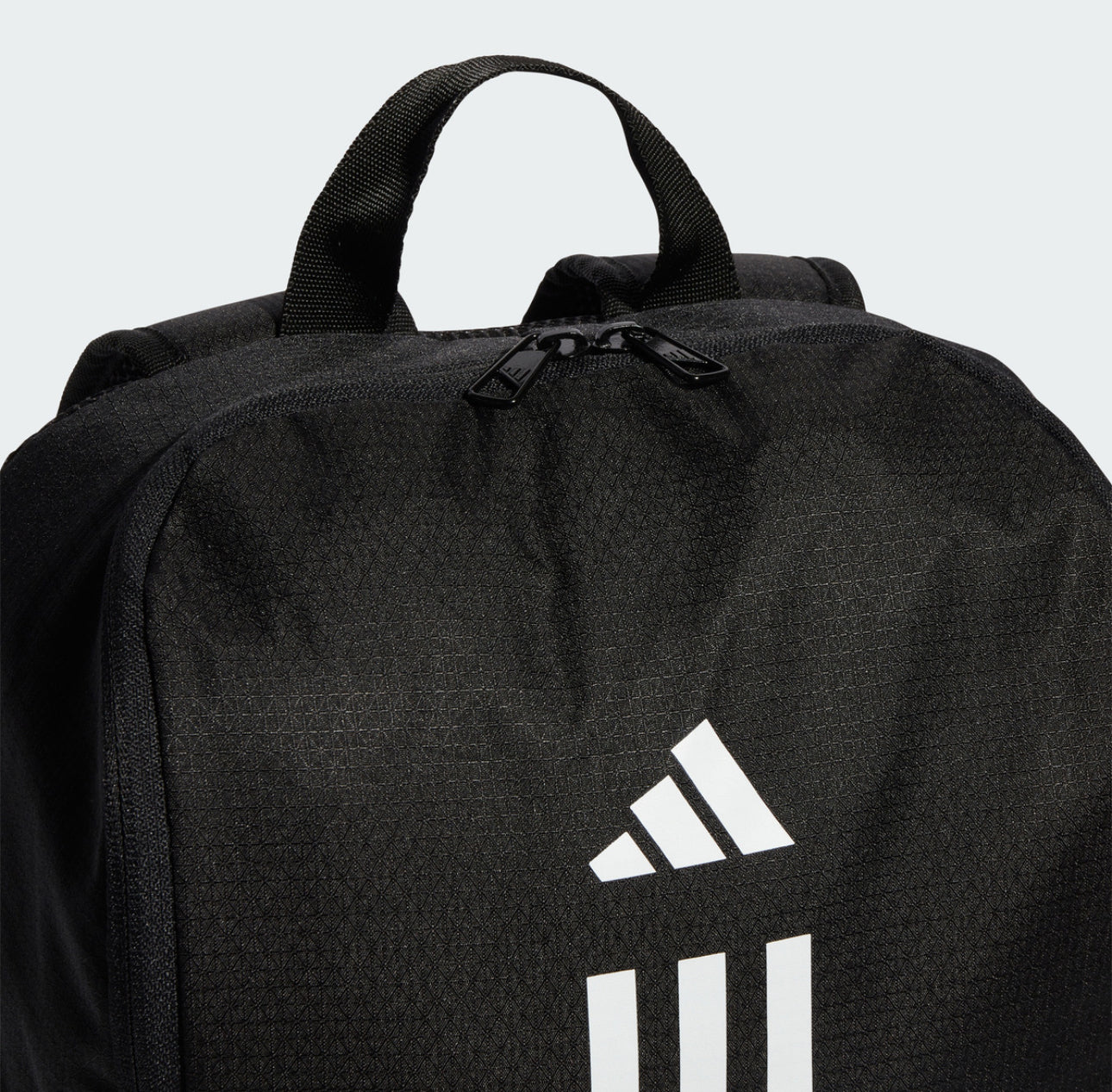 Mochila unisex de entrenamiento de Adidas, color negro y blanco 23 L