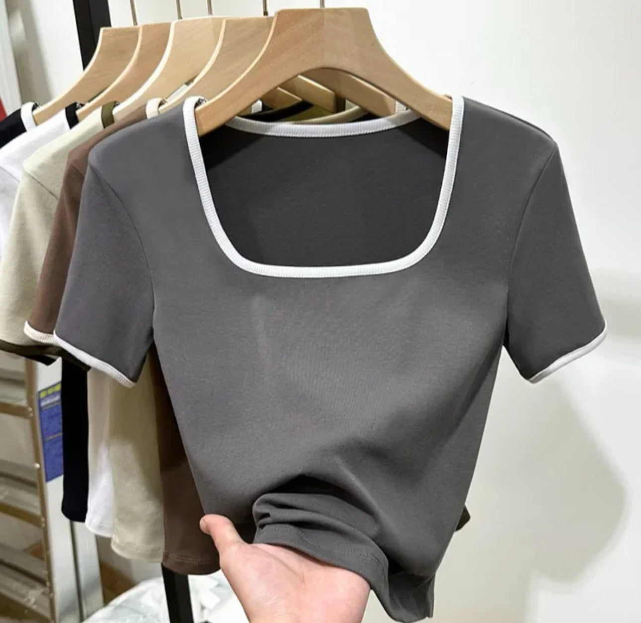 (🌍 INTERNACIONAL) Camiseta De Mujer De Poliéster Con Cuello Cuadrado, Color