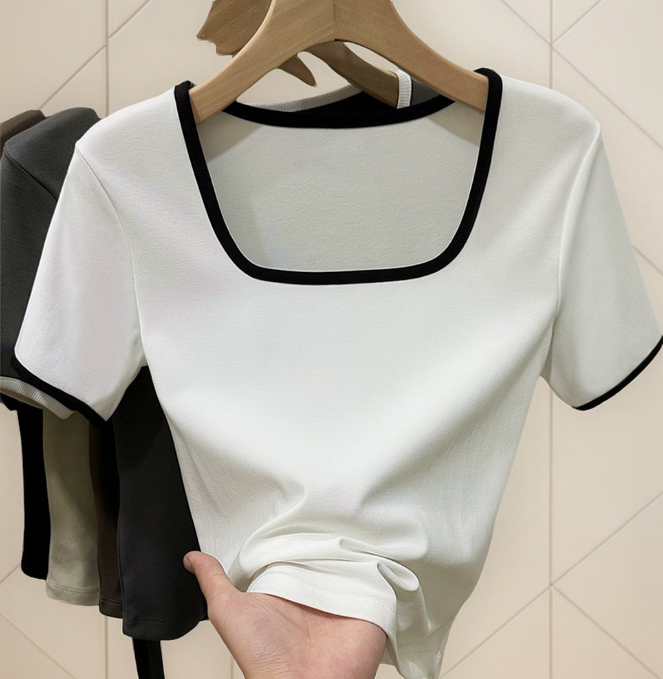 (🌍 INTERNACIONAL) Camiseta De Mujer De Poliéster Con Cuello Cuadrado, Color
