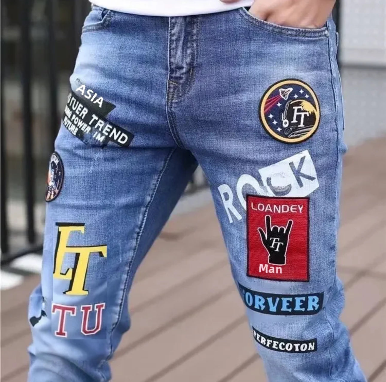 INTERNACIONAL Vaqueros Ajustados Con Estampado De Grafiti Para Hombre