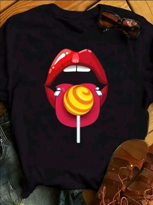 Camiseta De Cuello Redondo Con Estampado De beso con paleta, Camiseta De Manga Corta Casual Para Primavera Y Verano, Ropa De Mujer