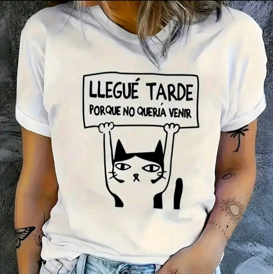 Playera estampada de letras y gatos, manga corta y cuello redondo, top casual para verano y primavera, ropa de mujer