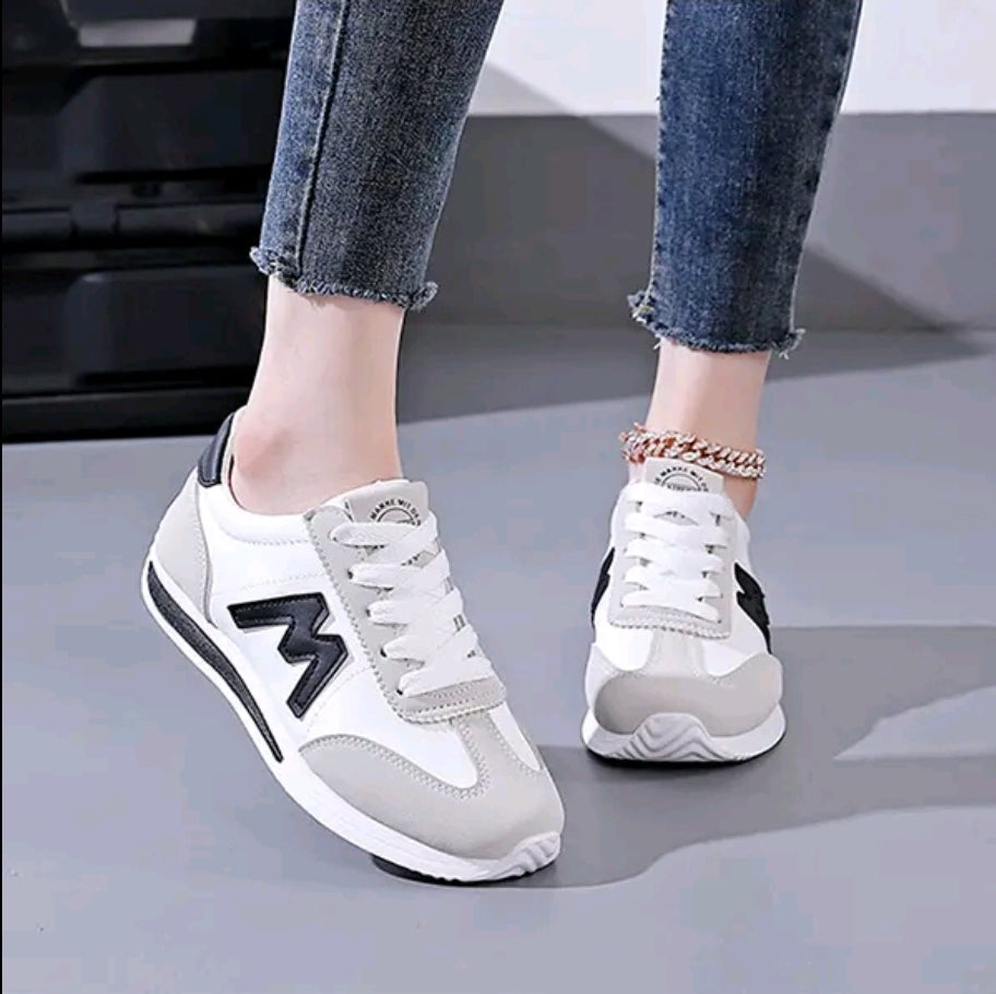 Zapatos de mujer de otoño, ligeros y sencillos, de caña baja, de suela blanda, de color blanco. Zapatos deportivos casuales, transpirables y versátiles de moda para mujer