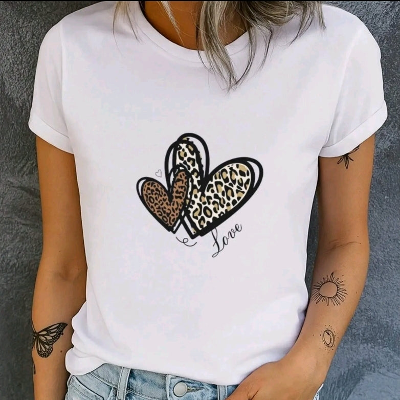 Camiseta estampada con diseño de Corazones , manga corta cuello redondo, top casual para verano y primavera, ropa de mujer