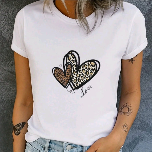 Camiseta estampada con diseño de Corazones , manga corta cuello redondo, top casual para verano y primavera, ropa de mujer