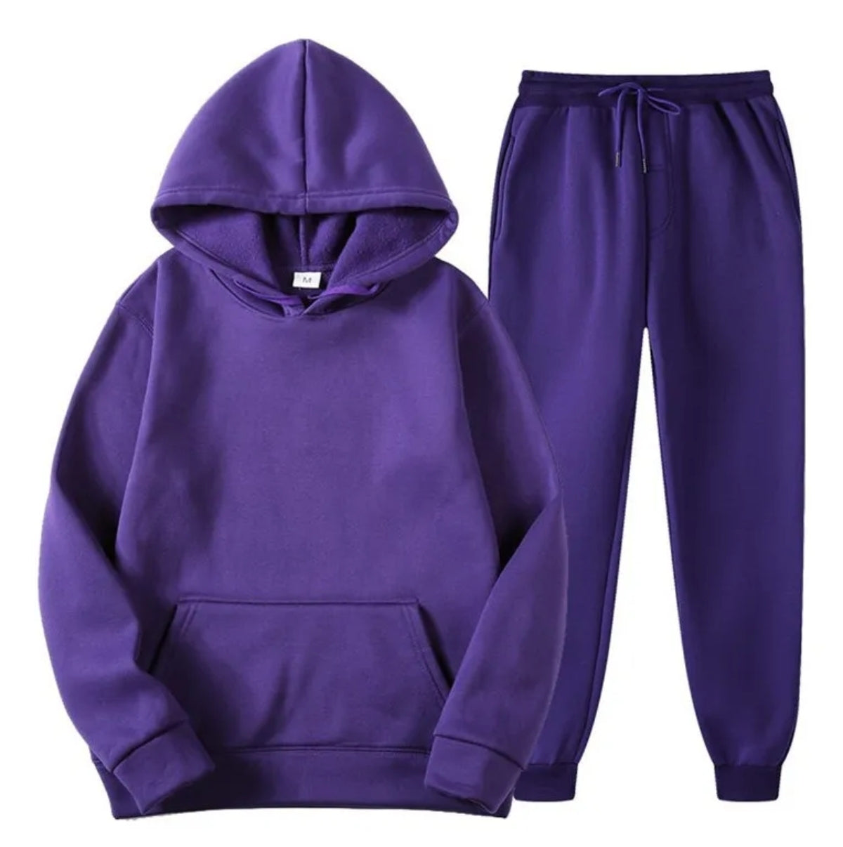 INTERNACIONAL. Conjunto Básico de Chándal con Sudadera y Pantalón
Descubre la máxima comodidad y el estilo versátil con nuestro conjunto de chándal básico. Este dúo esencial es la base perfecta para cualquier guardarropa, ofreciendo calidez y un look cas