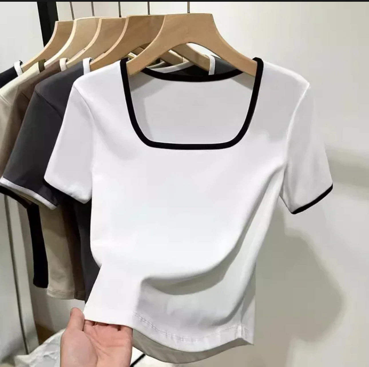 (🌍 INTERNACIONAL) Camiseta De Mujer De Poliéster Con Cuello Cuadrado, Color