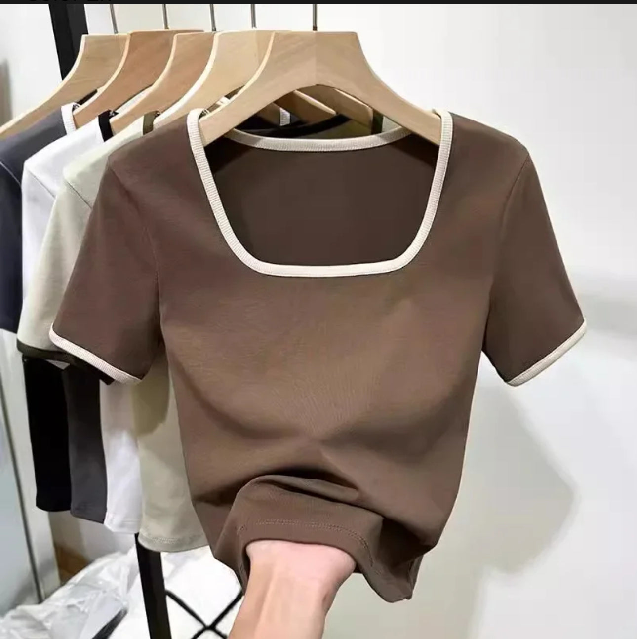 (🌍 INTERNACIONAL) Camiseta De Mujer De Poliéster Con Cuello Cuadrado, Color