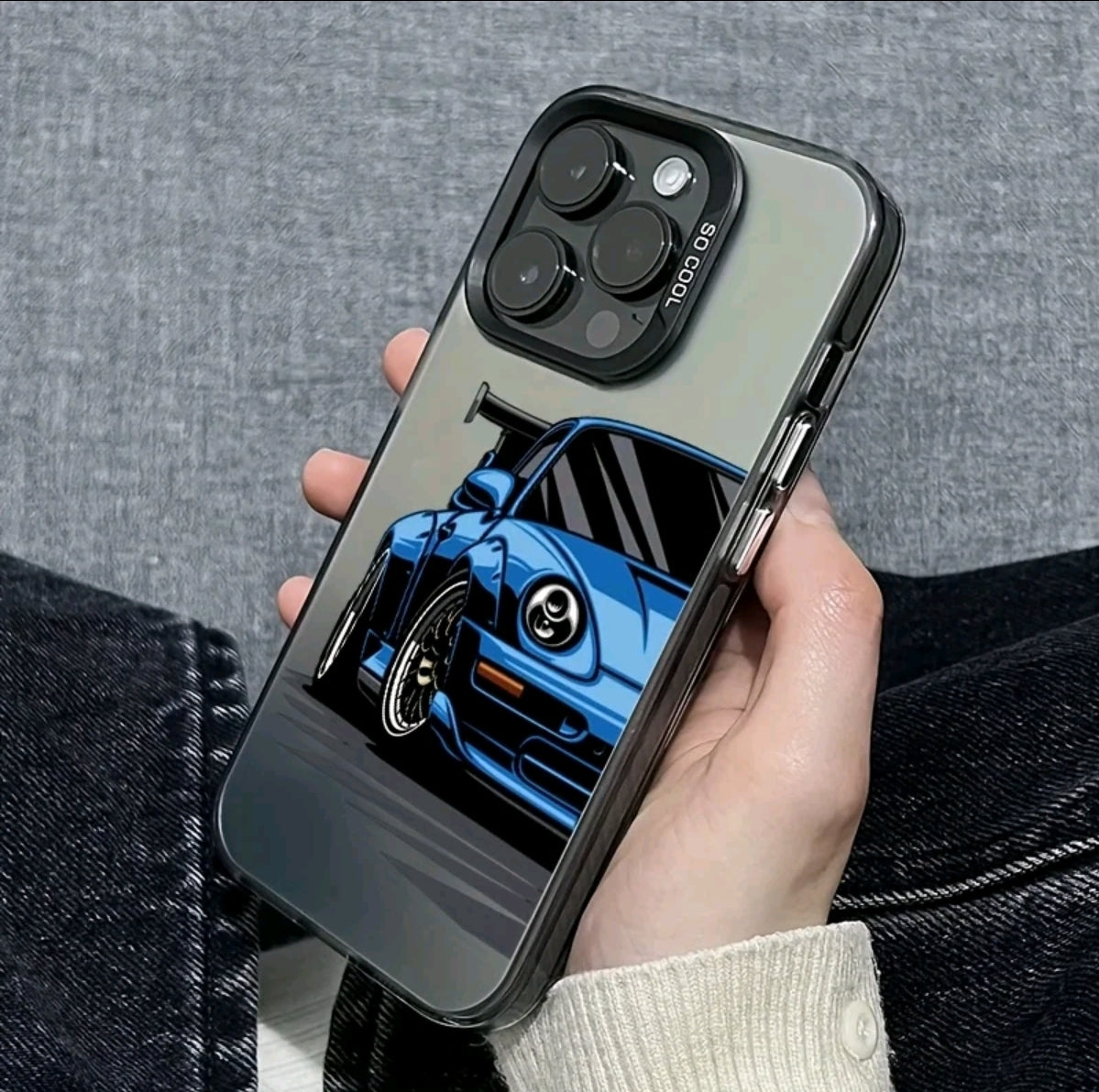 Un estuche de teléfono de impresión de carreras de anime azul plateado IMD colorido adecuado para Apple Series 11, 12, 13, 14, 15, 16 Pro Max