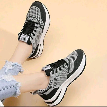 Zapatillas deportivas casuales para mujer Diseño de malla transpirable para una comodidad liviana Tecnología de suela acolchada, suela baja suave, suela antideslizante, cordones. Zapatillas casuales de exterior de primera calidad