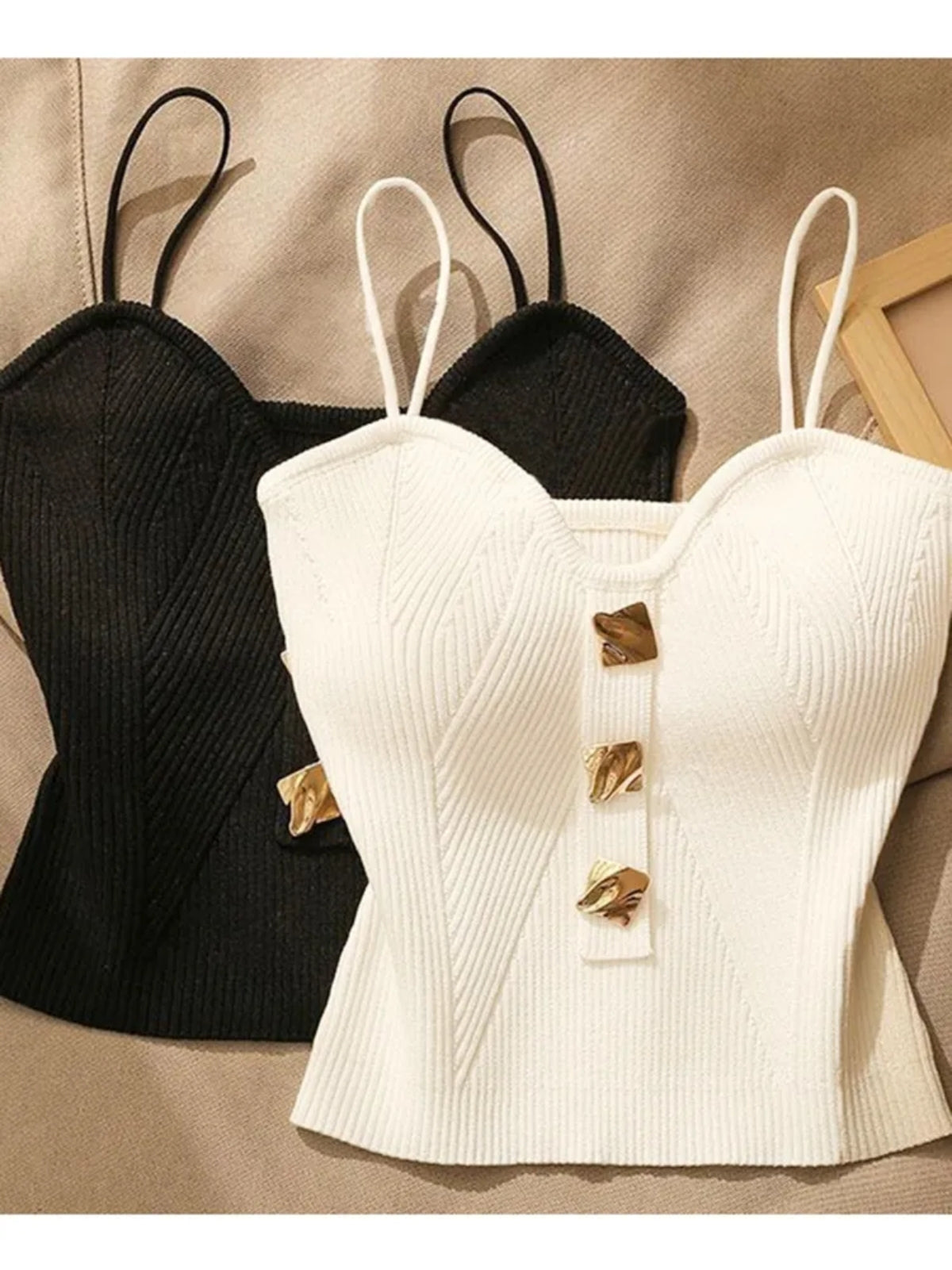 (🌍 PRODUCTO INTERNACIONAL) Chaleco Escotado Tejido Sexy Con Botones Para Mujer