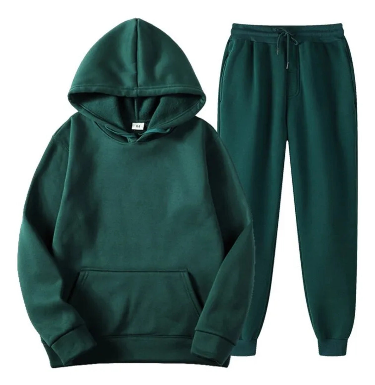 INTERNACIONAL. Conjunto Básico de Chándal con Sudadera y Pantalón

Descubre la máxima comodidad y el estilo versátil con nuestro conjunto de chándal básico. Este dúo esencial es la base perfecta para cualquier guardarropa, ofreciendo calidez y un look cas