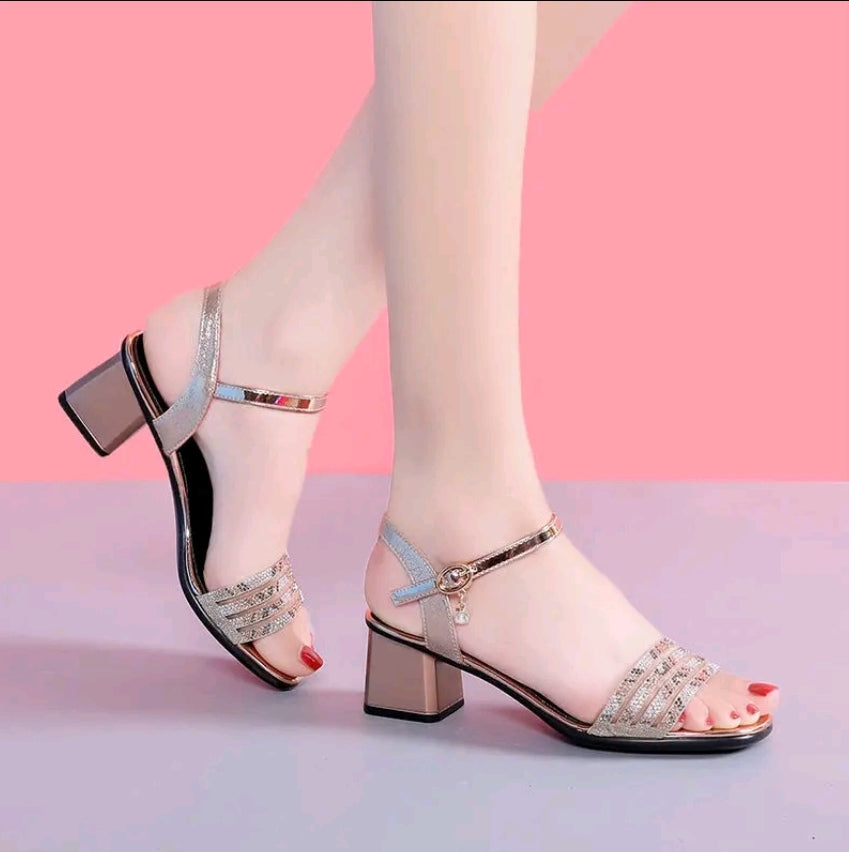 Sandalias de cuña para mujer con elegante suela de plataforma y tira con billantes strass Sandalias de playa, sensación de fiesta de alta gama, material PU. Sandalias de cuña de hadas informales de alta gama.