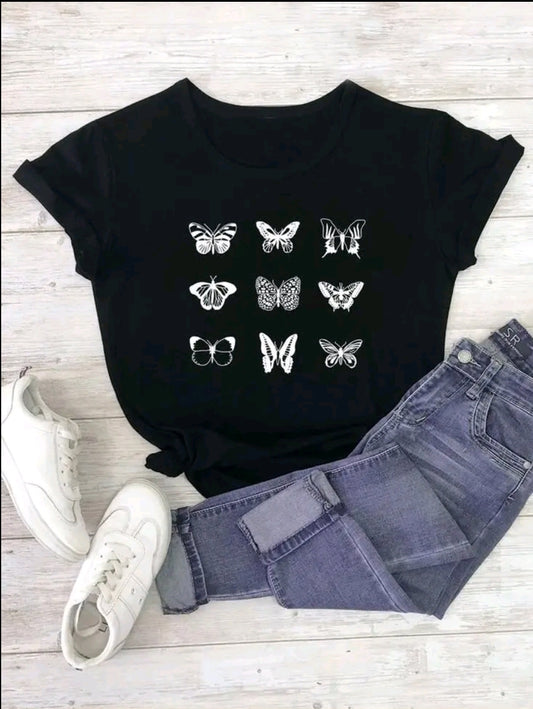 CAMISETA DE MUJER CON PATRON DE MARIPOSAS FLORIDAS
