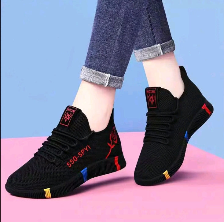 zapatillas casuales de mujer Superficie de malla tejida con mosca, fondo grueso para evitar resbalones y fondo grueso para aumentar la altura. Estilo de punta redonda con números y letras impresos. Tecnologfa de y de suela acolchada, calzado deportivo inf