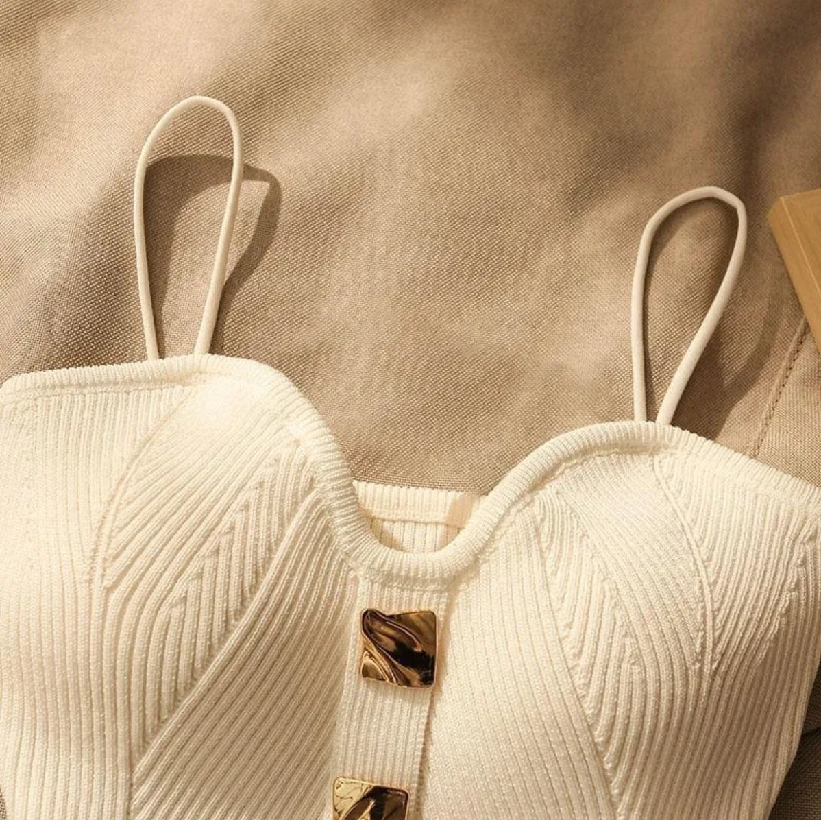(🌍 PRODUCTO INTERNACIONAL) Chaleco Escotado Tejido Sexy Con Botones Para Mujer